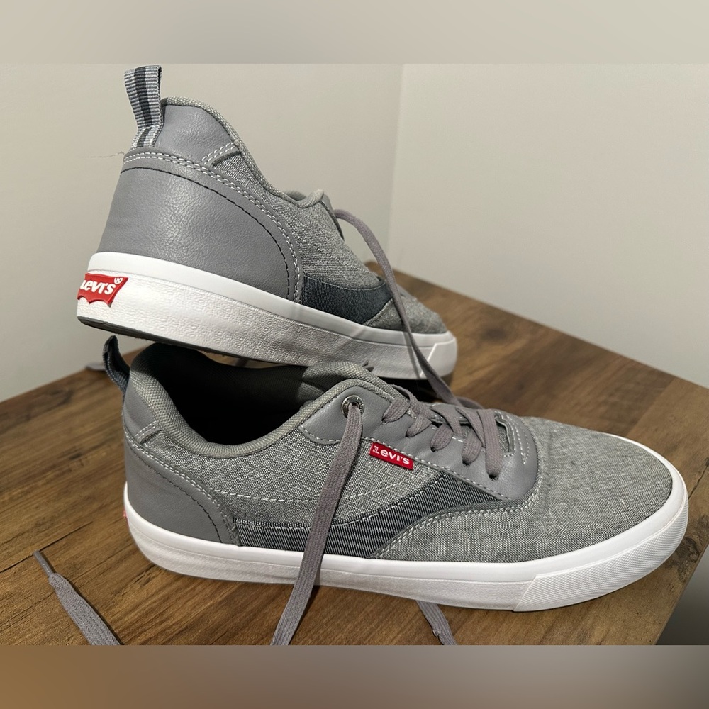 Levi's Men's Gray Casual Sneakers